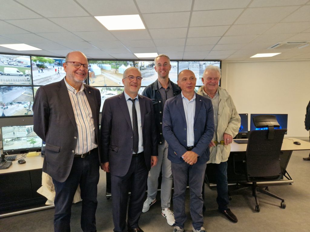 Fabrice Loher, maire de Lorient entouré de Christian Le Dû adjoint aux bâtiments, Stéphane Daniel adjoint à la vie de quartier, Guy Gasan adjoint à la sécurité et Alain Le Brusq adjoint à la vie économique locale,